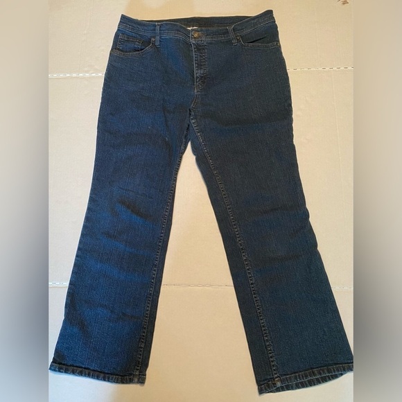 Denim & Company Dark Wash Womans Plus Size 16 Petite Bootcut Straight Leg Jeans - Picture 1 of 9